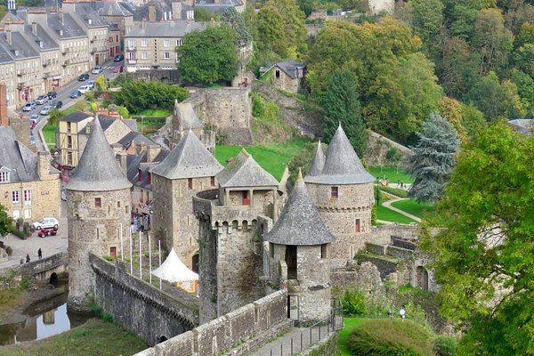 Saint-Germain-en-Coglès: Ce qu'il faut savoir pour votre visite (2024)