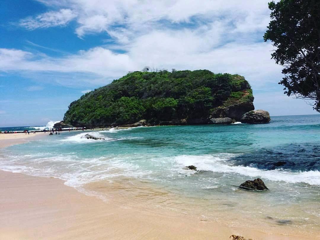 Batu Bengkung Beach (Malang) - All You Need to Know BEFORE You Go