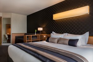 Room & Suite
