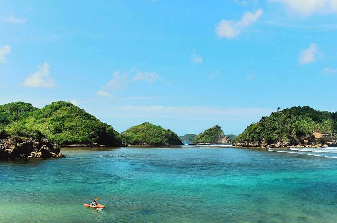 Pantai Teluk Asmara (Malang, Indonesia) - Review - Tripadvisor