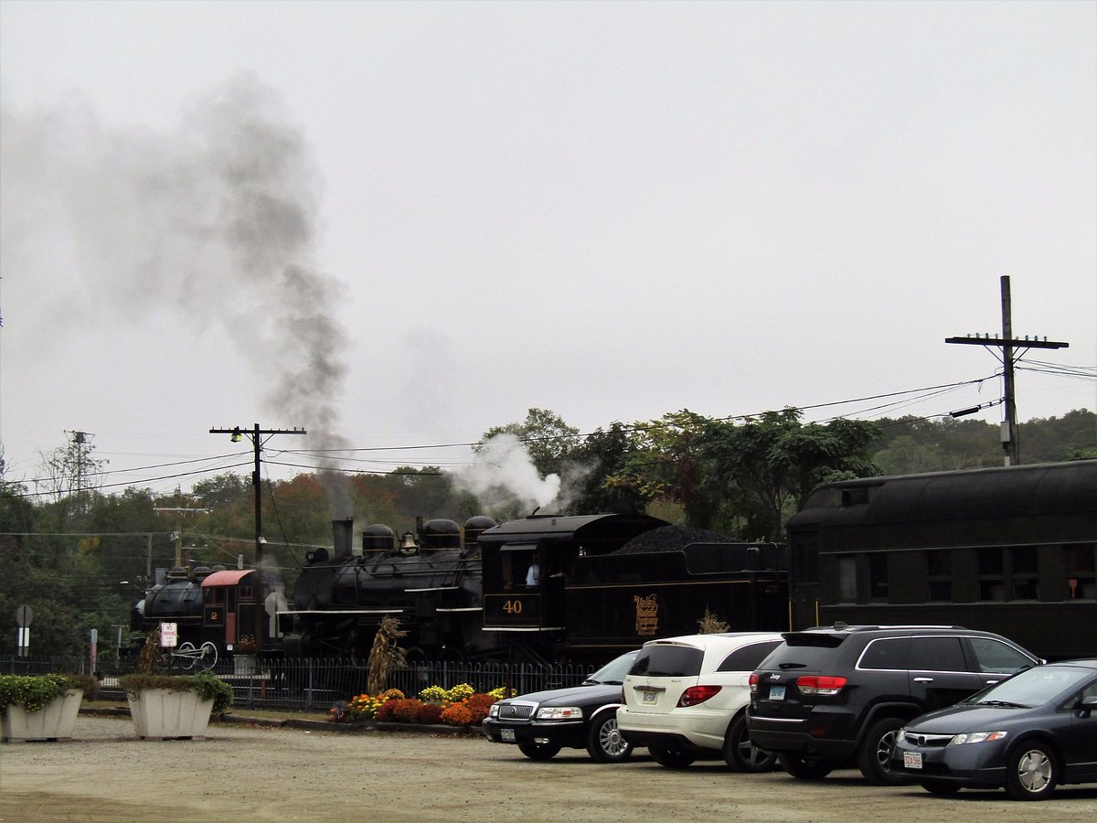 essex steam train & riverboat polar express