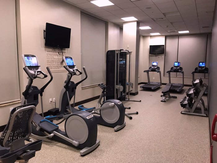 Hilton Garden Inn Arlington Shirlington Gym: Pictures & Reviews ...