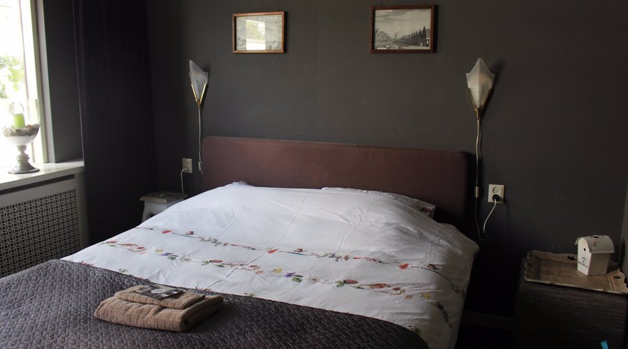 The interior of room 2