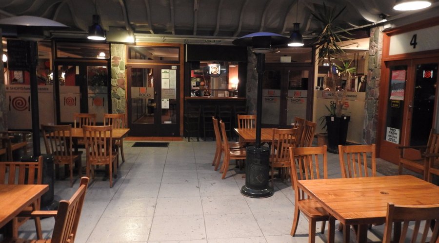 Outdoor dining with seating for up to 16 guests.
