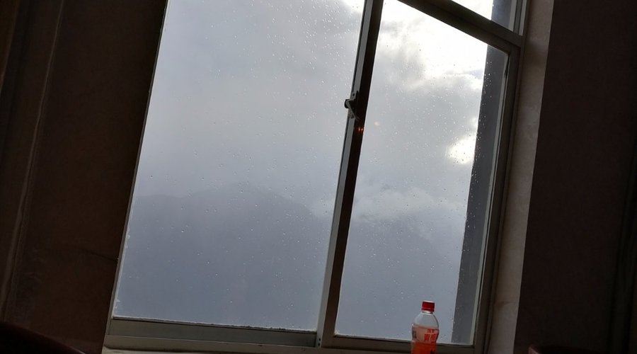 躺在床上即可看到雪山美景
