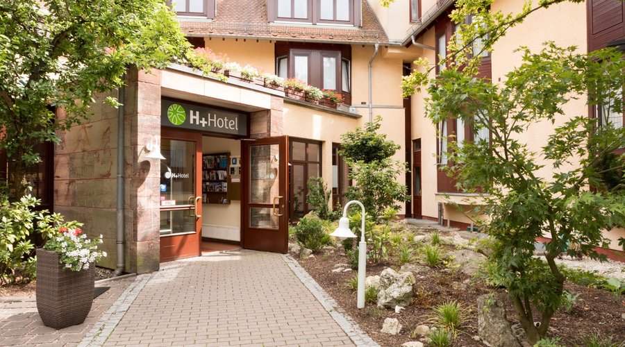 Herzlich Willkommen im H+ Hotel Nürnberg
