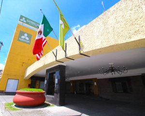 Hafersons Inn Hotel & Suites in Ciudad Madero, image may contain: Potted Plant, Plant, Villa, Housing