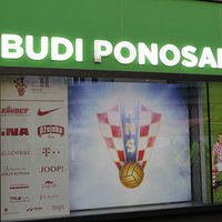 Mitica squadra a quadri bianchi e rossi