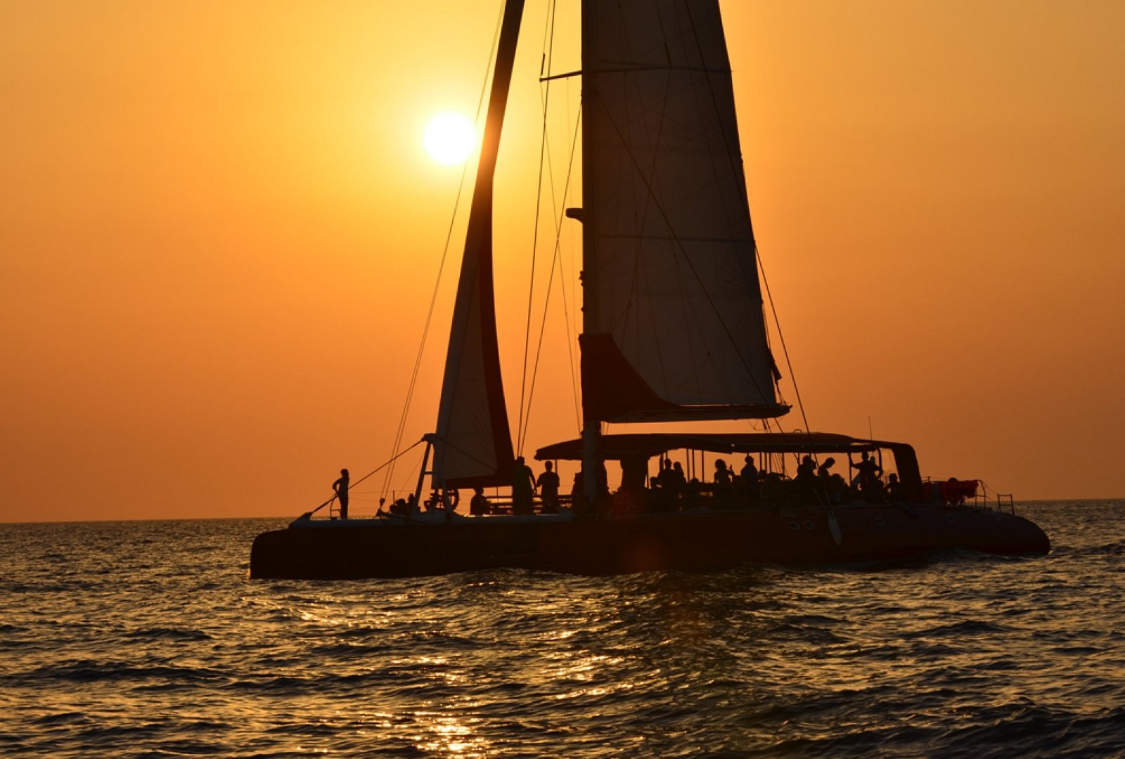 sunset oia sailing cruises