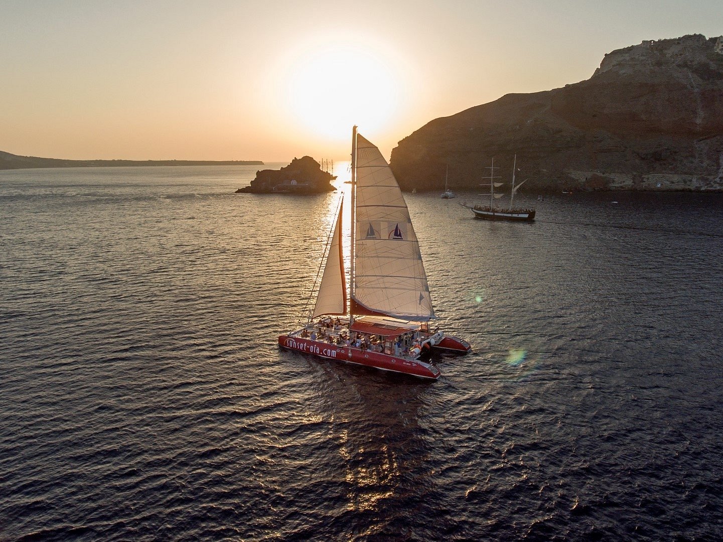 sunset oia sailing cruises