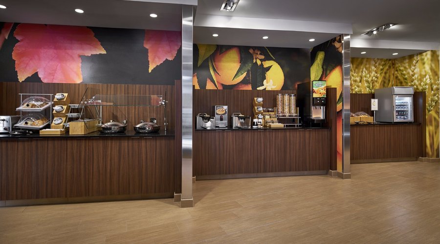 Complimentary full American breakfast served daily 