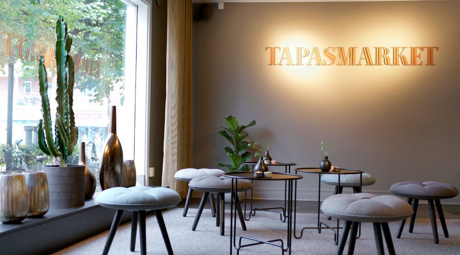 Välkommen att avnjuta något gott i vår Loungebar. Varför inte testa vår populära Cavasangria. 