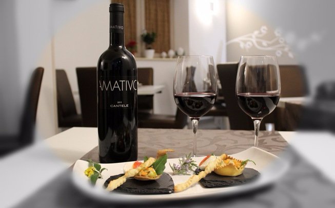 Entrè e vino Cantele Amativo