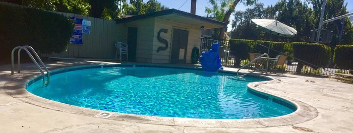 Pool was renovated in 2015, seasonal pool perfect for hot Chico summers 