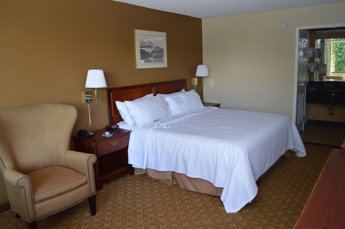 Ontario Airport Inn Parking: Pictures & Reviews - Tripadvisor