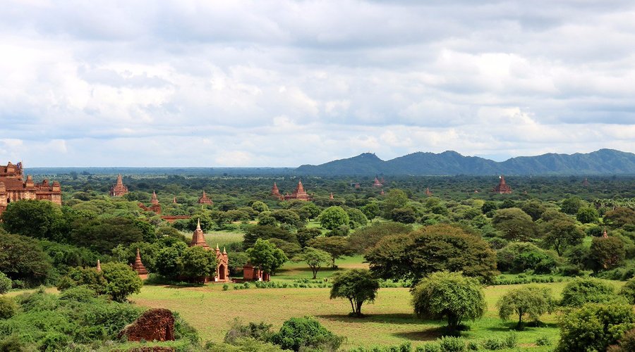 View over the pagoda near Sharky's Bagan