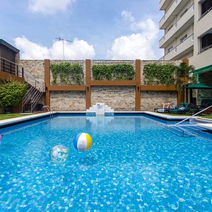The Pool at the Queens Hotel Angeles City