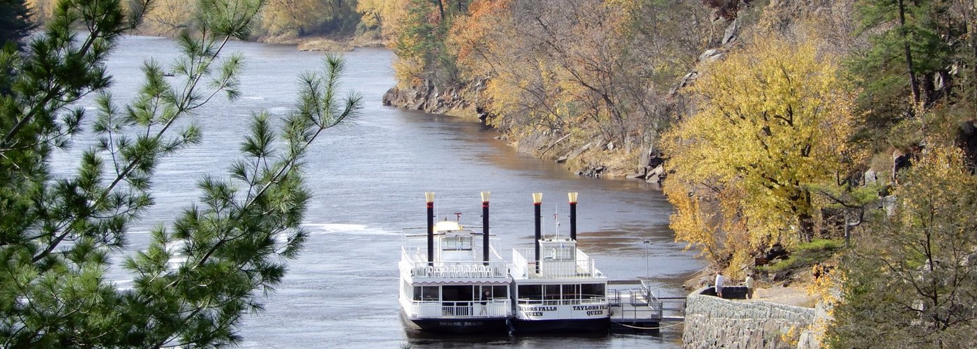 Boats can be reached from the Minnesota side.