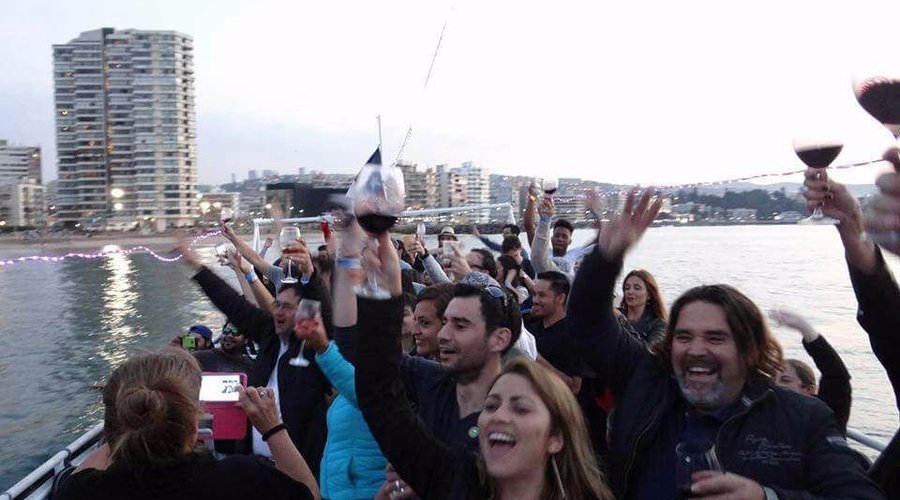 NUESTRAS FIESTAS + CATA DE VINOS UNICAS EN VALPARAISO
