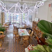 Coeverything Art Bar & Cafe