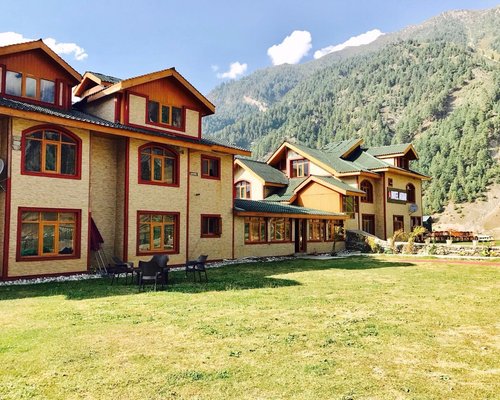 Best place stay Sonmarg Review Country Inn Suites