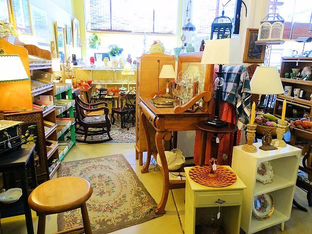 ANTIQUES ON MAIN (Waxhaw) - All You Need to Know BEFORE You Go