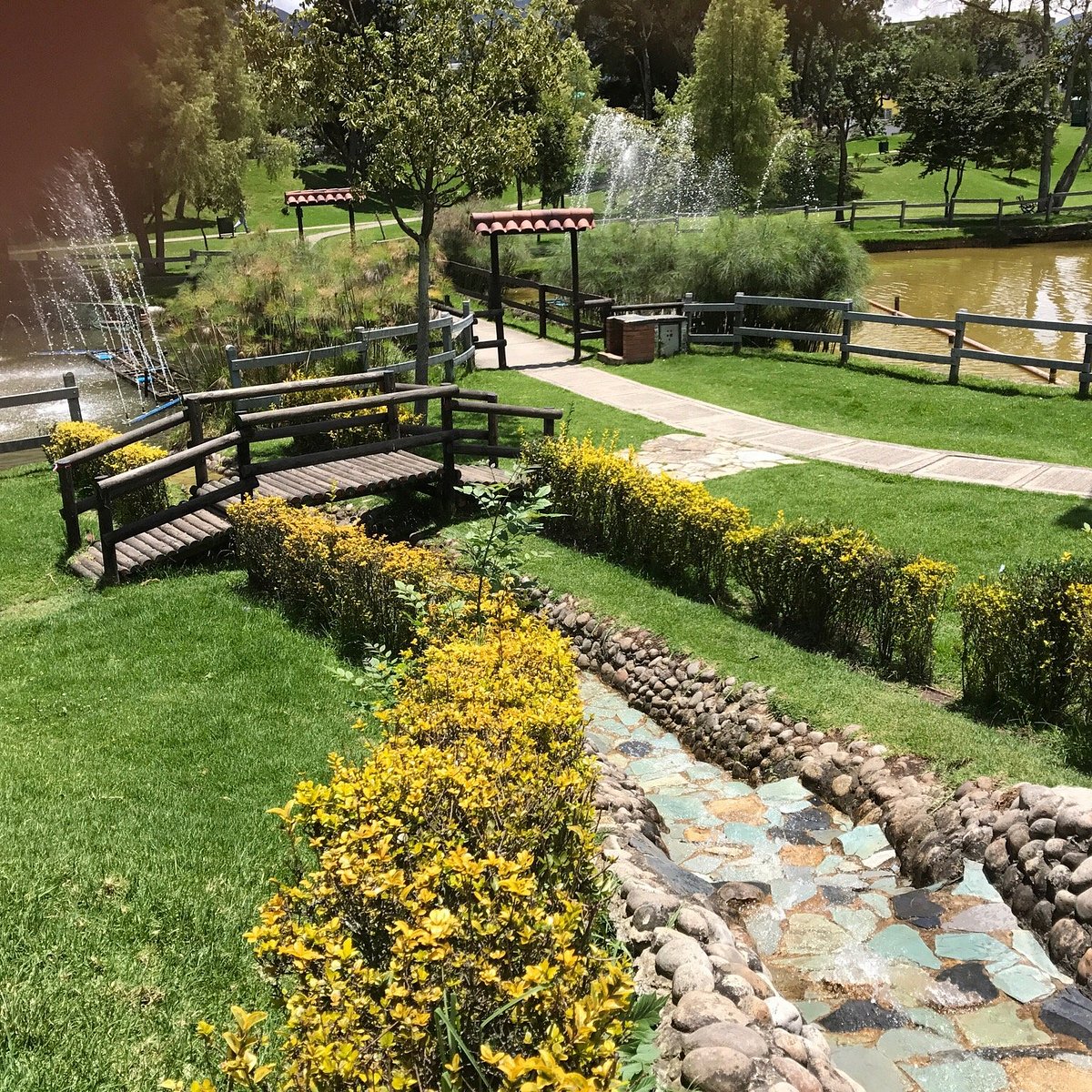 Nueva zona de juegos infantiles en el Parque de Los Novios en