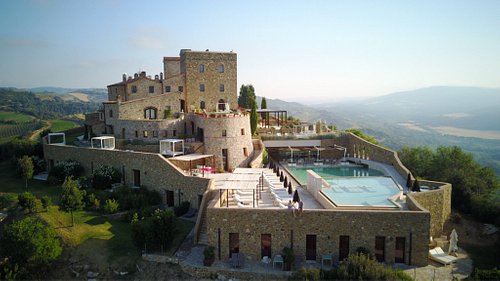 CASTELLO DI VELONA - Updated 2024 Prices & Hotel Reviews (Castelnuovo ...