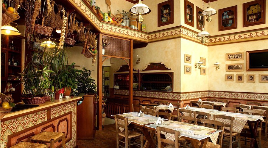 Inside area of our restaurant/Εσωτερικός χώρος.