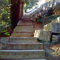 Chemin de La Bastille, 1244 marches, 260 mètres de dénivelé (départ, porte st Laurent)