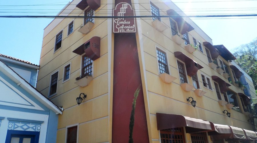 Tombos Colonial Hotel