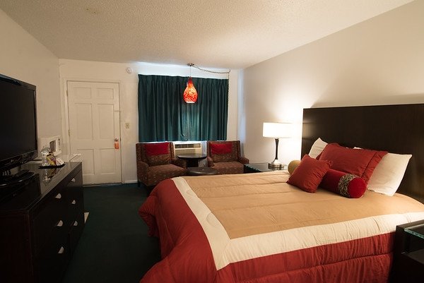 Hotel photo 11 of Cougar Land Motel.