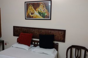 Room & Suite