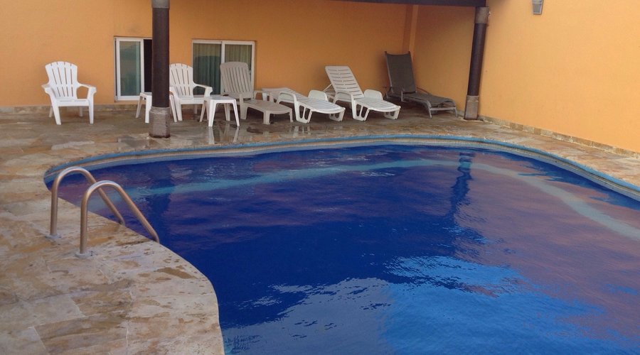 Muy buenas instalaciones y servicio de los empleados. Recomiendo este hotel para tus próximas va