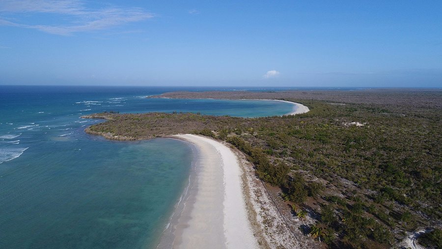 spiaggia abakao e anthala