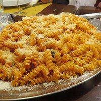 Fusilli al pomodoro, basilico e parmigiano...