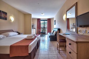 Room & Suite