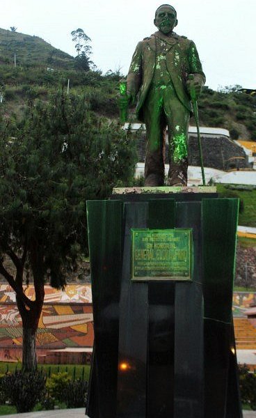 Monumento a Eloy Alfaro image