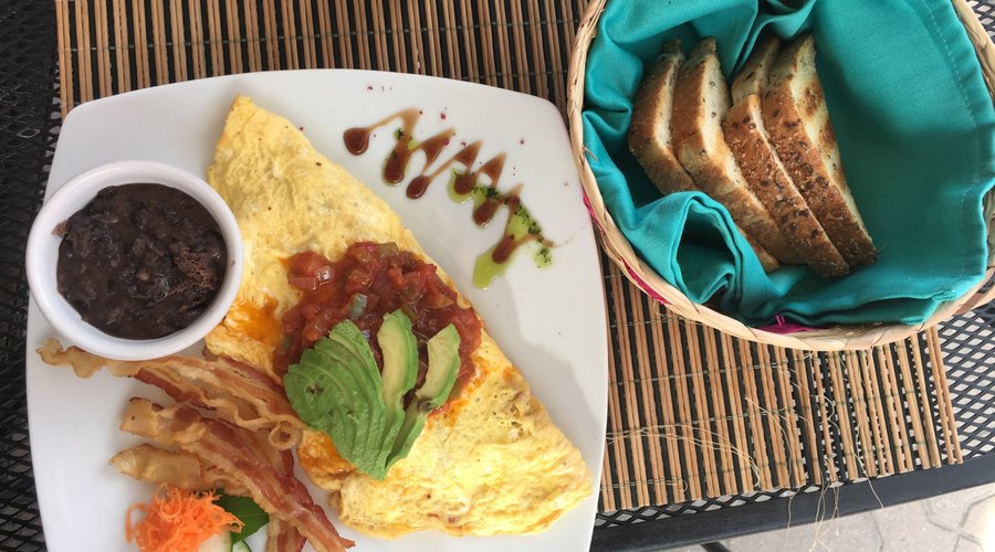 Crazy Mexican Omelet, perfect to start your day!!