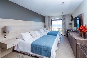 Room & Suite