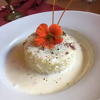Regionale Küche hübsch angerichtet