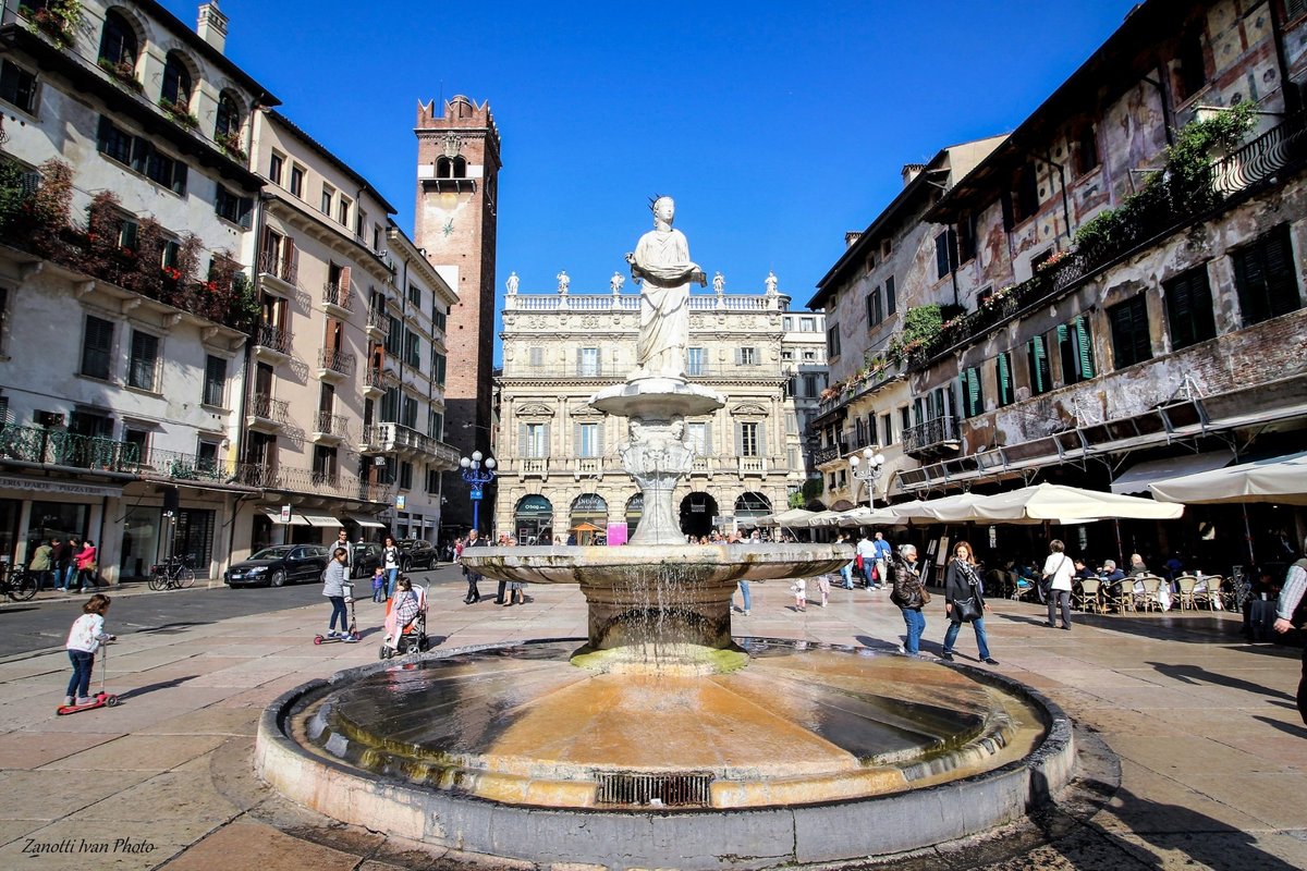 Piazza dei Signori - Praça em Verona