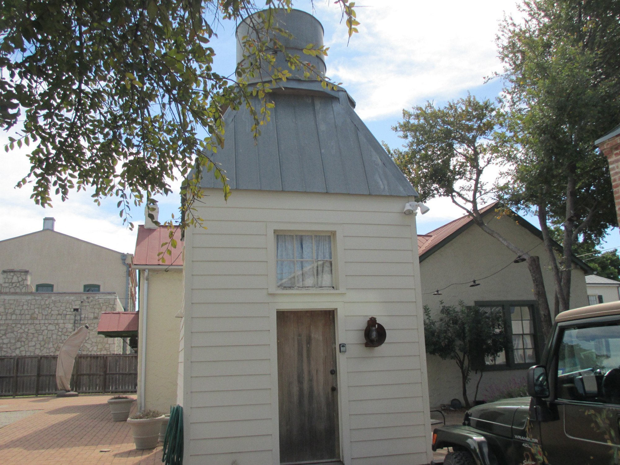 Castroville Historic Walking Tour 2023 Lo Que Se Debe Saber Antes De   Overhead Cistern 