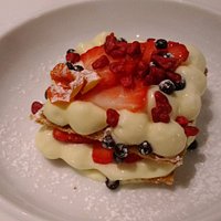 Millefoglie con frutti di bosco