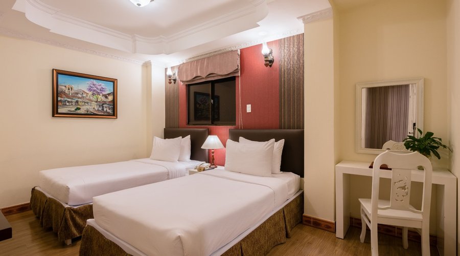 Deluxe Twin Bed