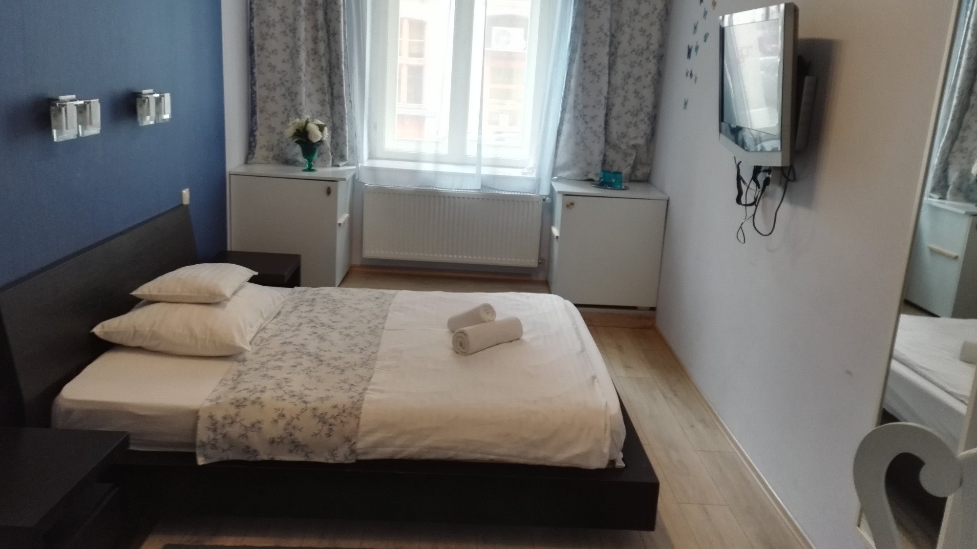 Budapest Rooms by null