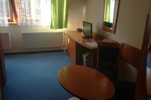 Room & Suite