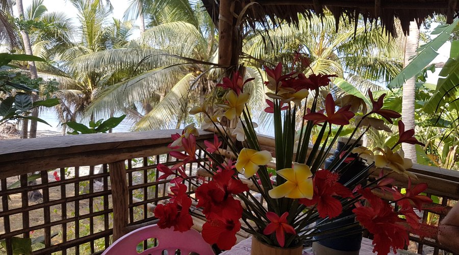 Flower decoration in the restaurant