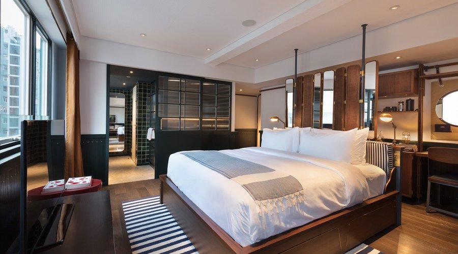 Extra Large Room with King Bed