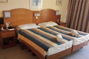 Room & Suite